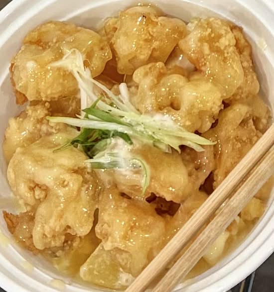 F28. Deep-Fried Shrimp with Pineapple 鳳梨蝦球
